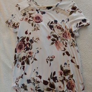 Justify Floral top